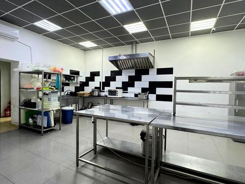 комерційна за адресою Зарічанська вул., 1