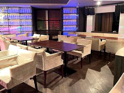 комерційна за адресою Госпітальна вул., 12