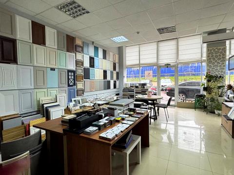 комерційна за адресою Зарічанська вул., 1