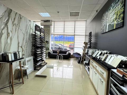 комерційна за адресою Зарічанська вул., 1