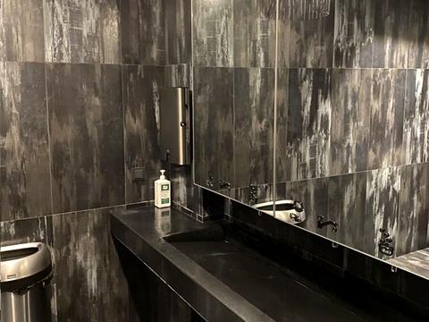 коммерческая по адресу Андрея Верхогляда ул. (Михайла Драгомирова), 19