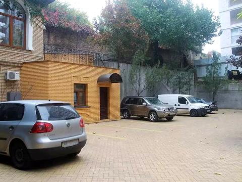 комерційна за адресою Жилянська вул., 72-А