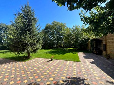 квартира за адресою Олександра Кониського вул. (Володарського), 63