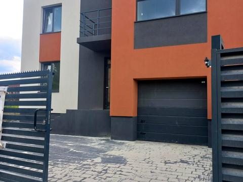 будинок за адресою Броварського, 4