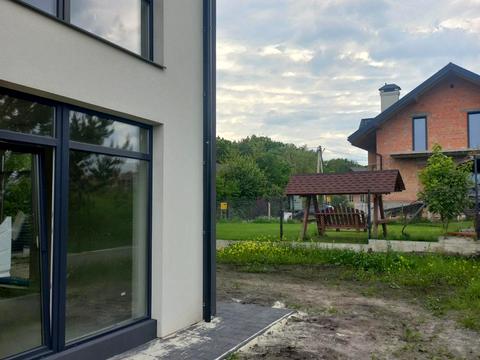 будинок за адресою Броварського, 4