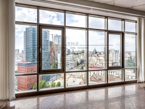 комерційна за адресою Велика Васильківська вул. (Червоноармійська), 72-А