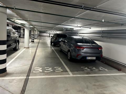 паркоместо по адресу Андрея Верхогляда ул. (Михайла Драгомирова), 17-Б