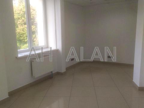 комерційна за адресою Глибочицька вул., 17М