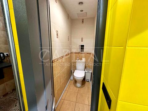 комерційна за адресою Павлівська вул., 10