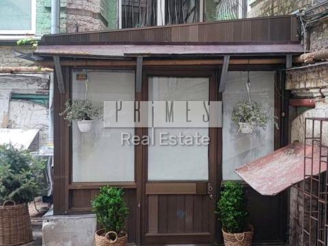 комерційна за адресою Десятинна вул., 1/3