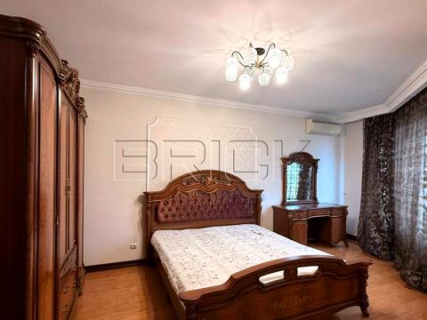 квартира по адресу Александра Мишуги ул., 2