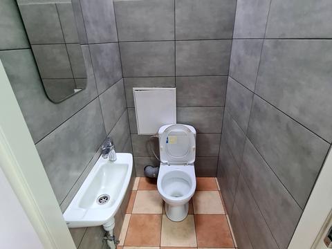 комерційна за адресою Срібнокільська вул., 1