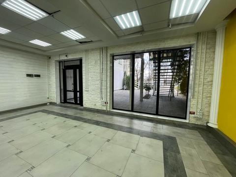 комерційна за адресою Українська, 91