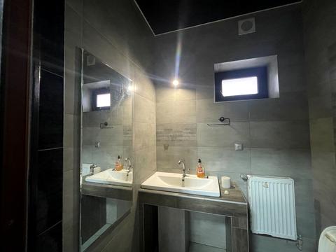 комерційна за адресою Українська, 91