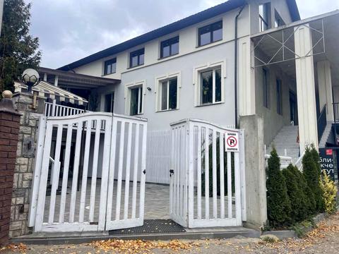 комерційна за адресою Українська, 91