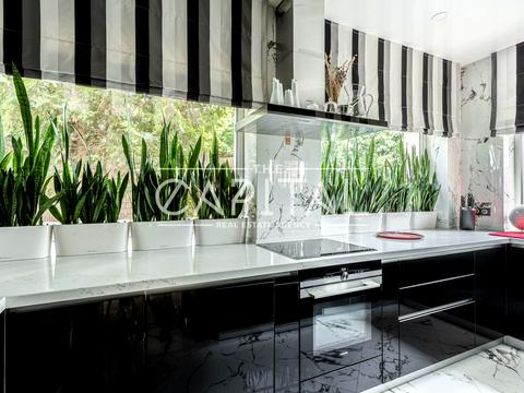 дом по адресу Миколи Миклухи-Маклая ул. (Дежнєва)