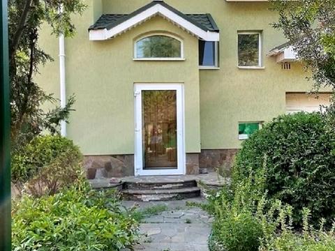 дом по адресу центральна