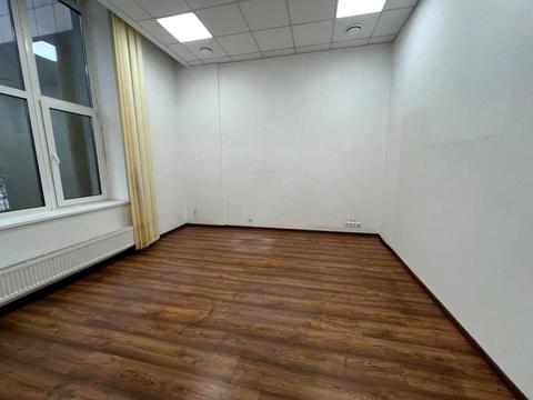 коммерческая по адресу Андрея Верхогляда ул. (Михайла Драгомирова), 16