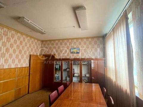 комерційна за адресою Академіка Вернадського бульв., 38