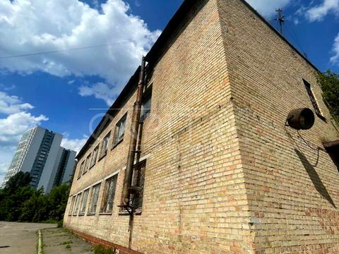 комерційна за адресою Академіка Вернадського бульв., 38