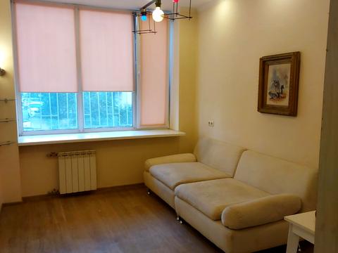 комерційна за адресою Левка Лук'яненка вул. (Маршала Тимошенка), 2-Л