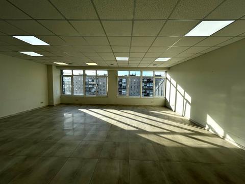 комерційна за адресою Кам'янецька вул., 17