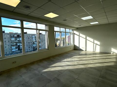 комерційна за адресою Кам'янецька вул., 17