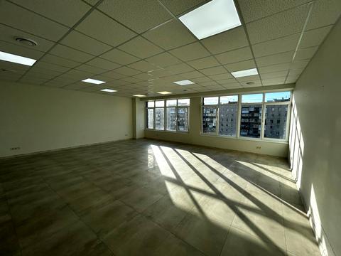 комерційна за адресою Кам'янецька вул., 17