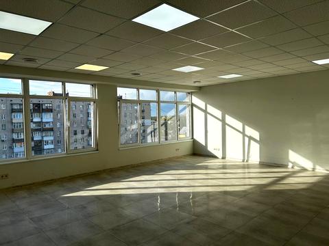 комерційна за адресою Кам'янецька вул., 17