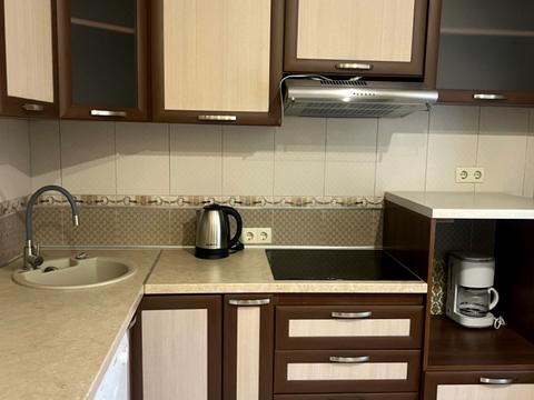 квартира за адресою Сержа Лифаря вул. (Олександра Сабурова), 8-А