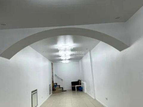 комерційна за адресою Велика Васильківська вул. (Червоноармійська), 30