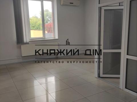 комерційна за адресою Охтирський пров., 3