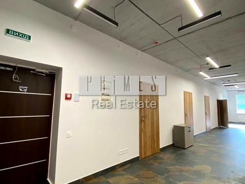 комерційна за адресою Межигірська вул., 87-А