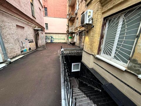 комерційна за адресою Велика Васильківська вул. (Червоноармійська), 30