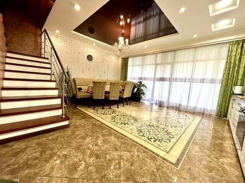 будинок за адресою Дмитра Яворницького вул.