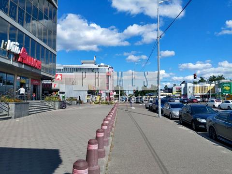 комерційна за адресою Андрія Малишка вул., 3