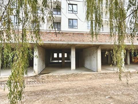 комерційна за адресою Володимира Івасюка вул., 13