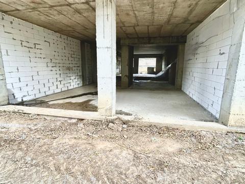 комерційна за адресою Володимира Івасюка вул., 13