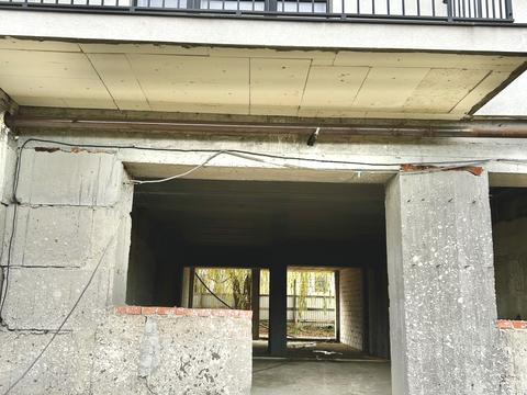 комерційна за адресою Володимира Івасюка вул., 13