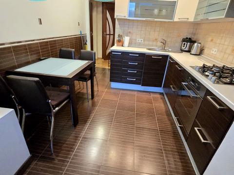 квартира по адресу Николая Ушакова ул., 12