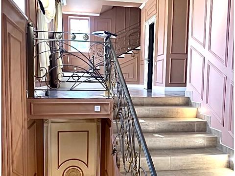 будинок за адресою Лугова вул.