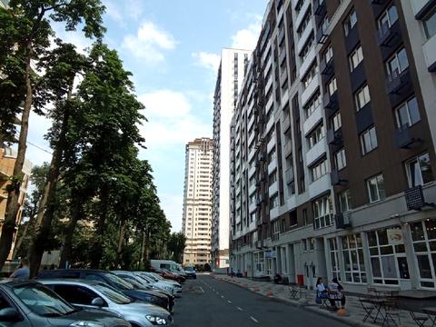 паркомісце за адресою Львівська вул., 15