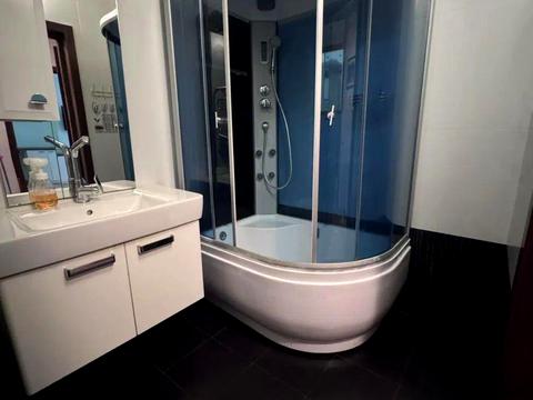 квартира по адресу Александра Мишуги ул., 8