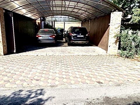 будинок за адресою Лугова вул.