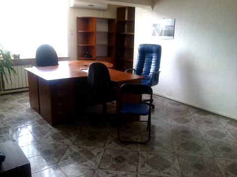 комерційна за адресою Анни Ахматової вул., 5