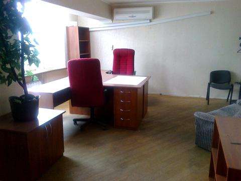 комерційна за адресою Анни Ахматової вул., 5