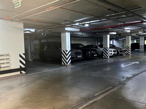 паркомісце за адресою Ул. А. Верхогляда, 15А