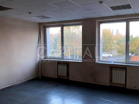 комерційна за адресою Саперно-Слобідська вул., 25