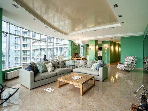 квартира за адресою Раїси Окіпної вул., 18