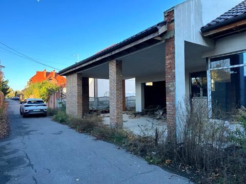 будинок за адресою 6-та вул., 13